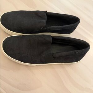 Vince Black Loafers Minimalist Slip-Ons